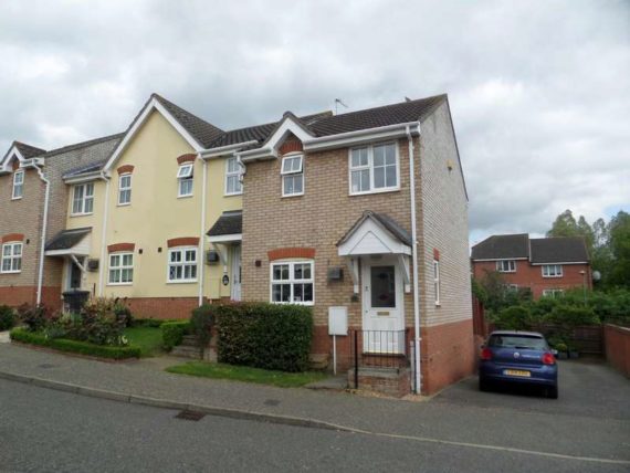 2 Bedroom End of Ter...